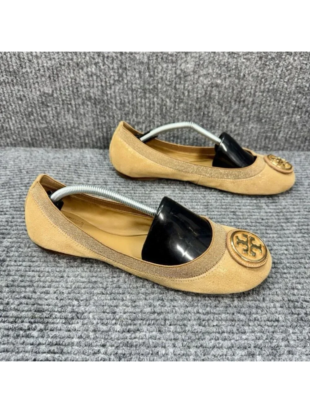 Tory Burch Caroline Nappa Ballet Flats Women’s 9 Camel Tan Gold Logo Metallic